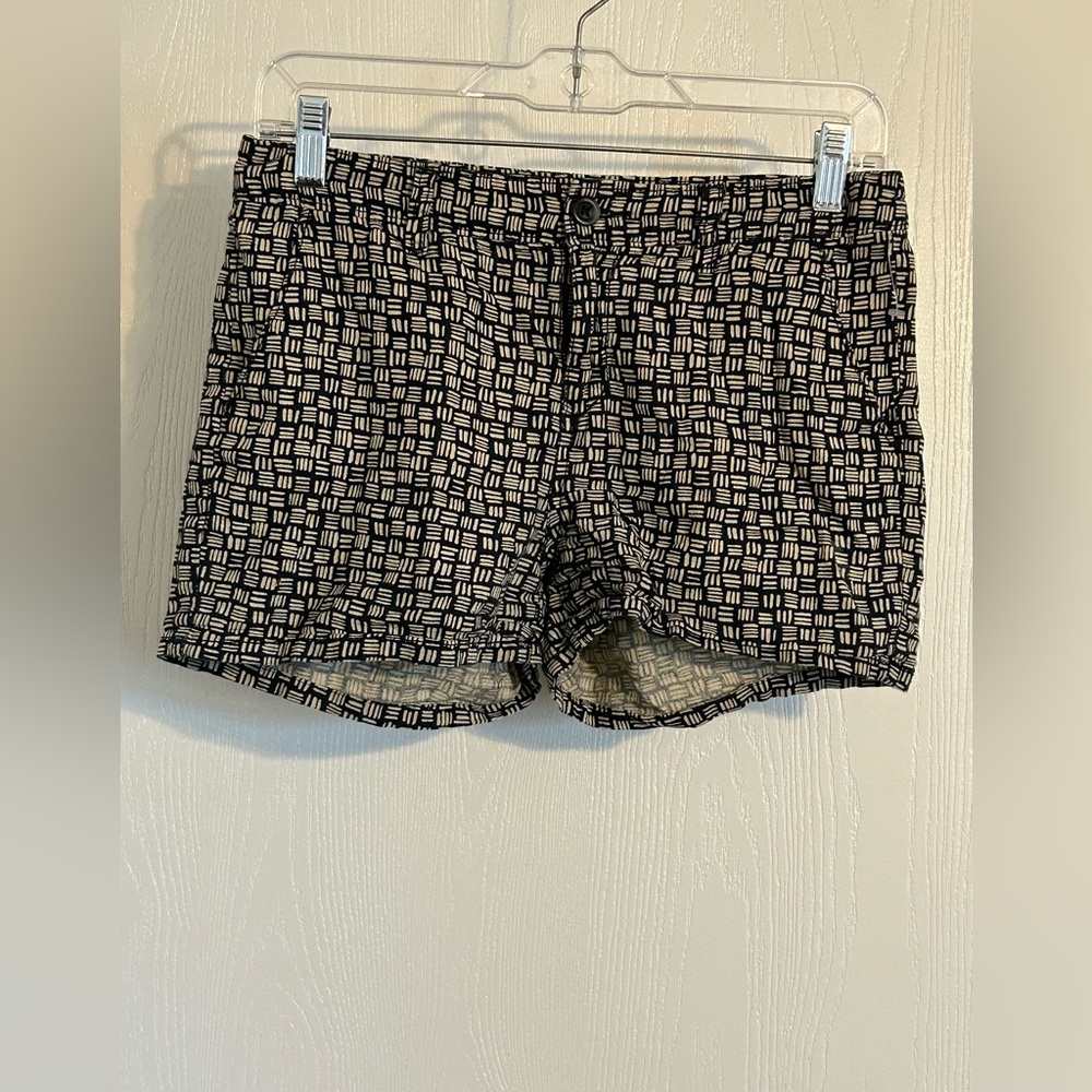 Old Navy | Black and White High Waist Women's Shorts | Size 16